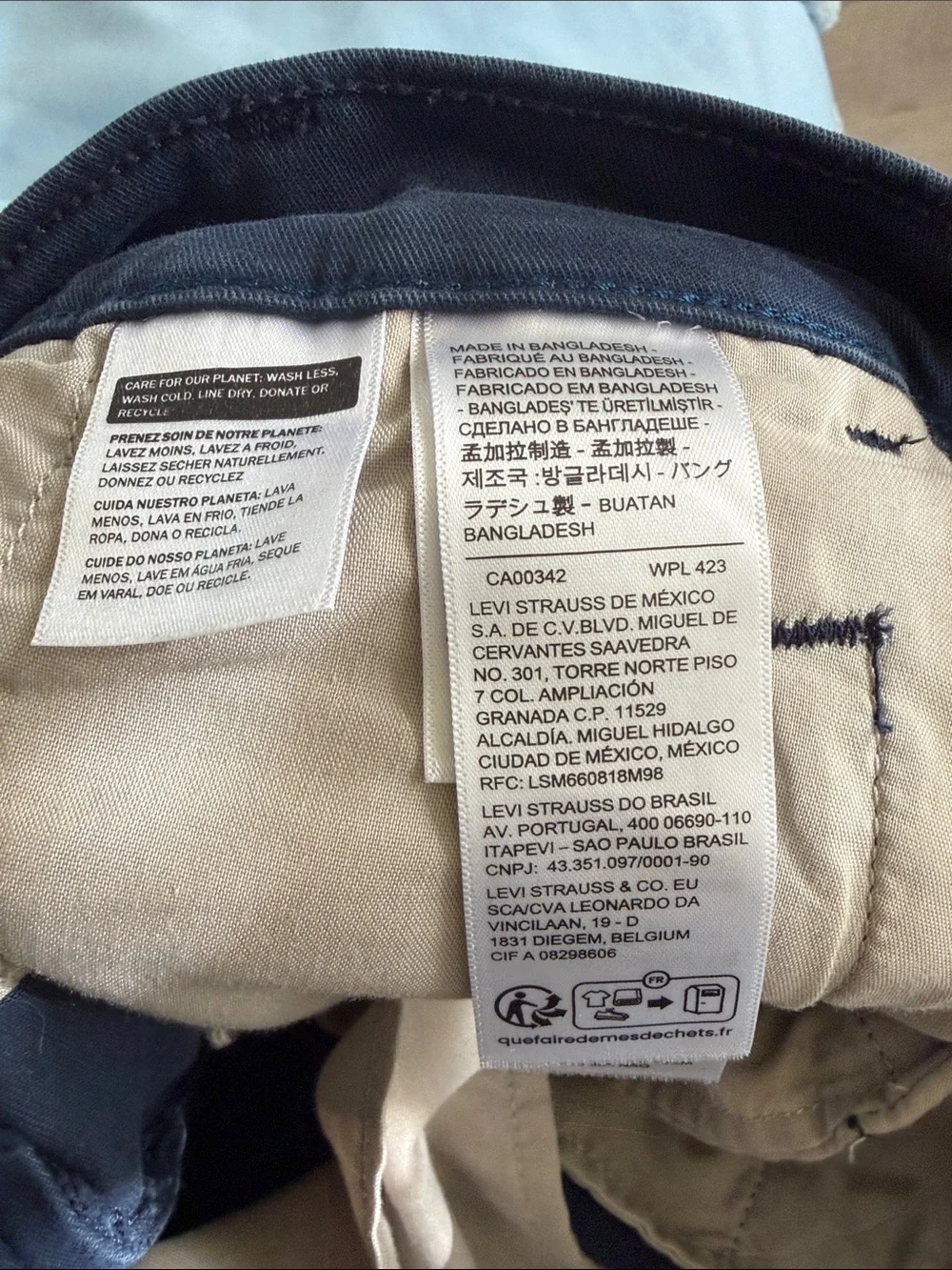 Levi's Navy XX Chino Pants Standard Taper.  EUC.  W31 L32